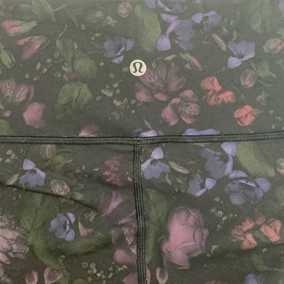 Lululemon hi rise wunder under sz 4 - Picture 5 of 6